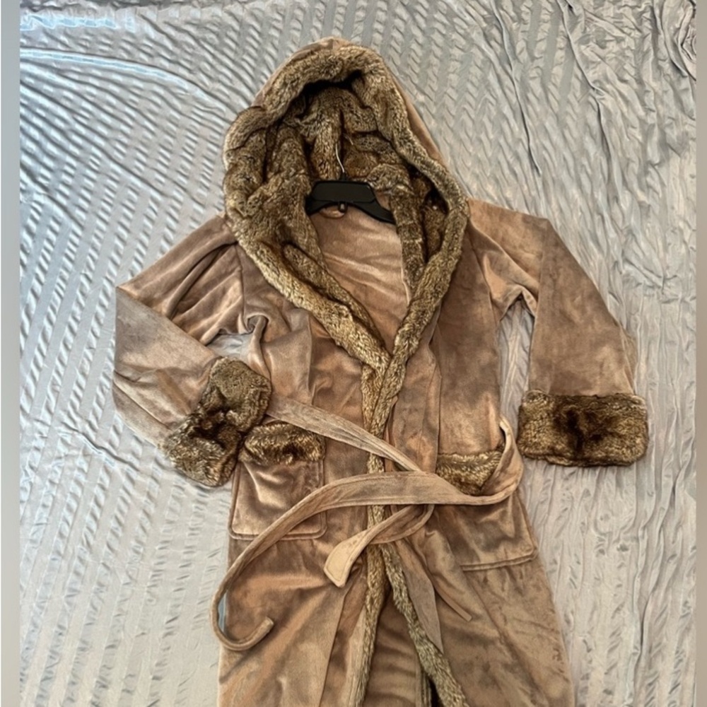 Unisex Pottery Barn robe